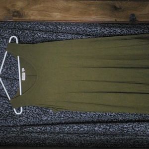 LOGO by Lori Goldstein green maxi dress size M